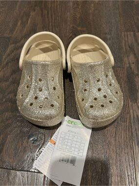 NWT CROCS Kids' Glitter Baya Clogs in Gold Size Toddler 8